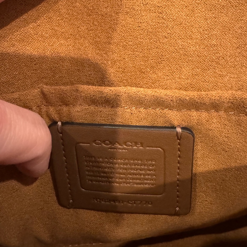 Coach Andrea Shoulder Bag in crocodile-embossed leather - Picture 5 of 6